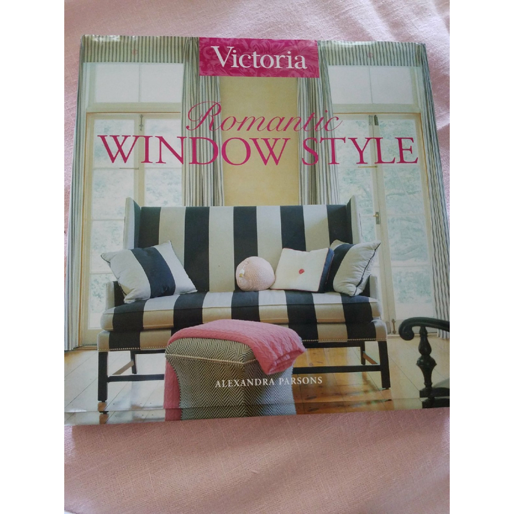 Romantic Window Style